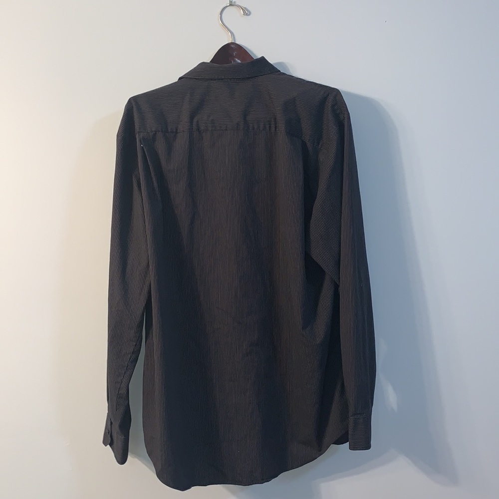 Van Heusen Mens Traveler Dress Shirt XL 15.5/33 Black with stripes Wrinkle Free - Picture 8 of 8